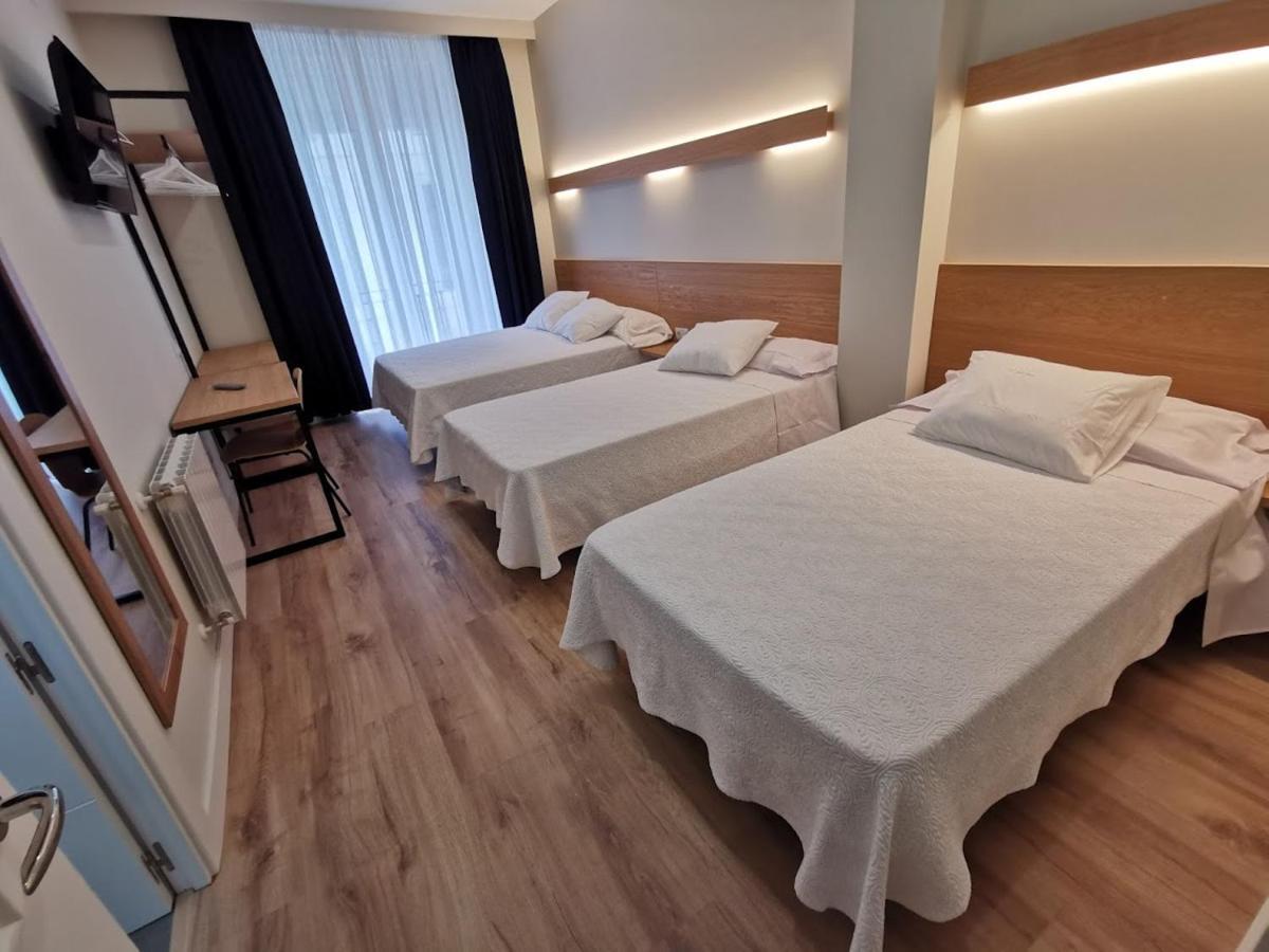 Plaza Pombo B&B - Hostal Сантандер Екстериор снимка