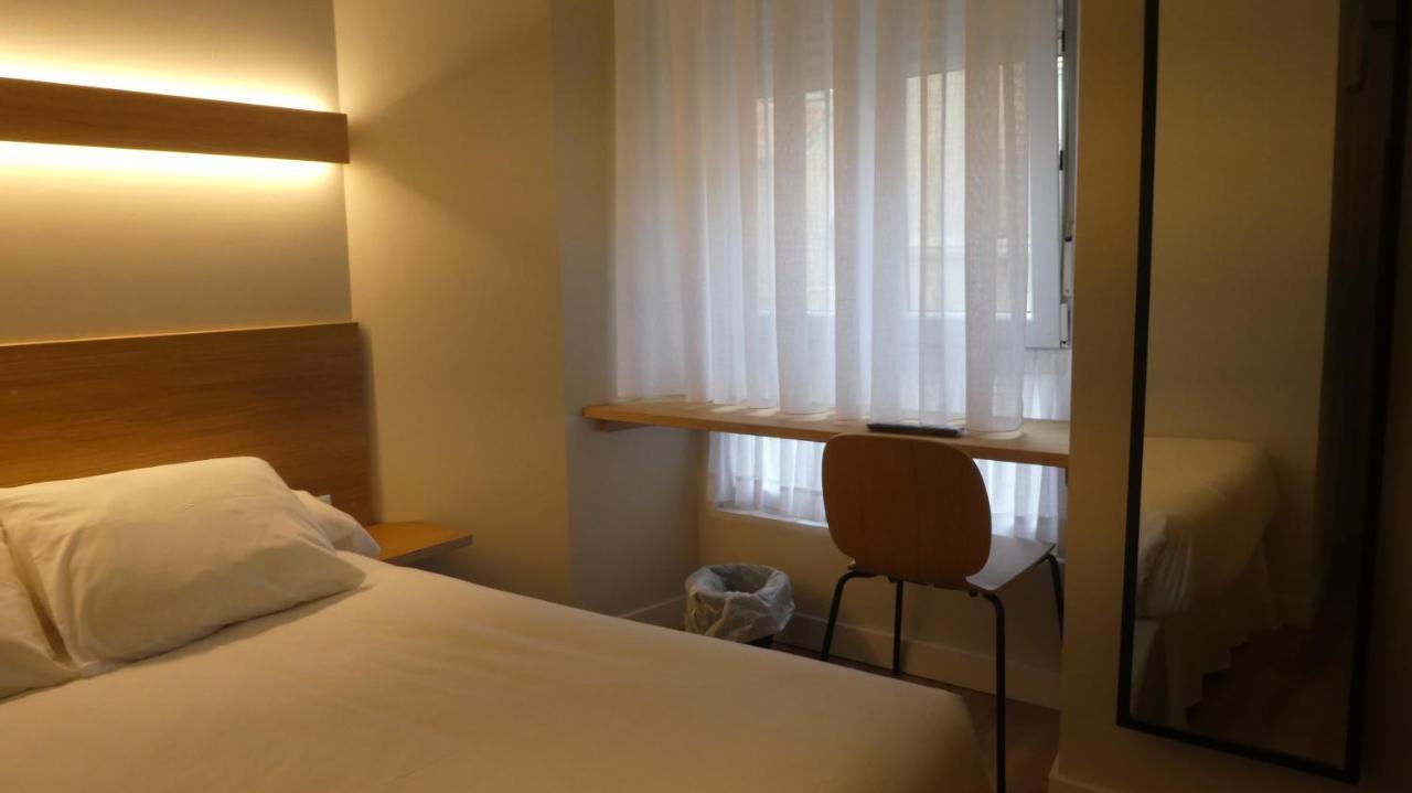 Plaza Pombo B&B - Hostal Сантандер Екстериор снимка